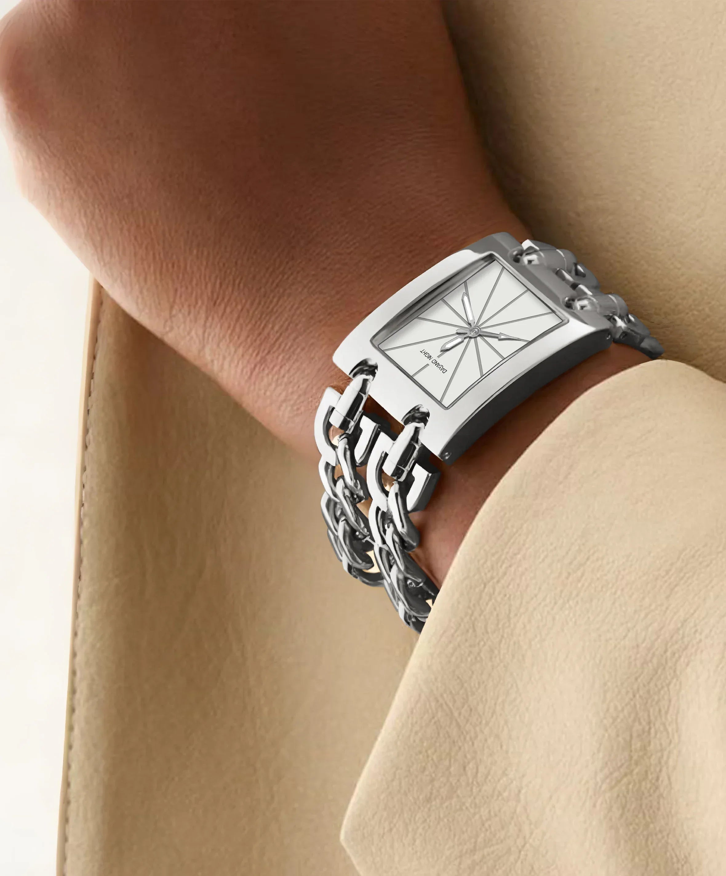 Luxurious Ladies' Arabian-Style Retro Bracelet Watch | Iced Out Watch for Women | Exotic Gold Crystal Wristwatch | Vintage Jewelry Clock | Caratix - CaratixJewelry